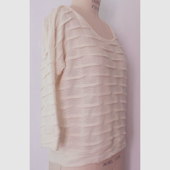 FOREVER 21 CREAM 3D PINTUCKED NOVELTY KNIT SWEATER L - Picture 3 of 8